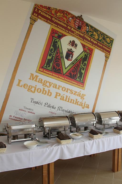 Tuzseri Palinka Tanya エクステリア 写真