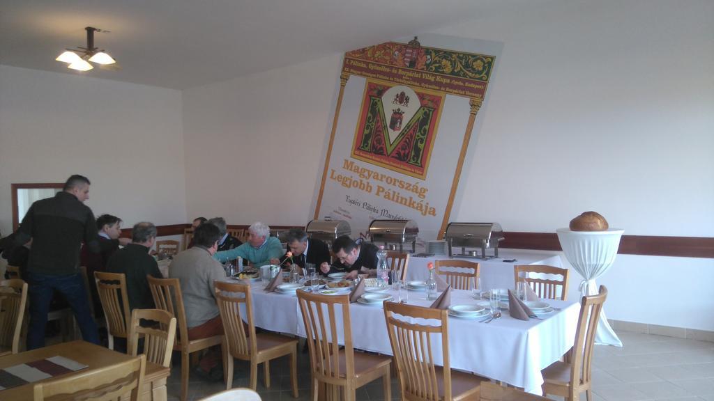 Tuzseri Palinka Tanya エクステリア 写真